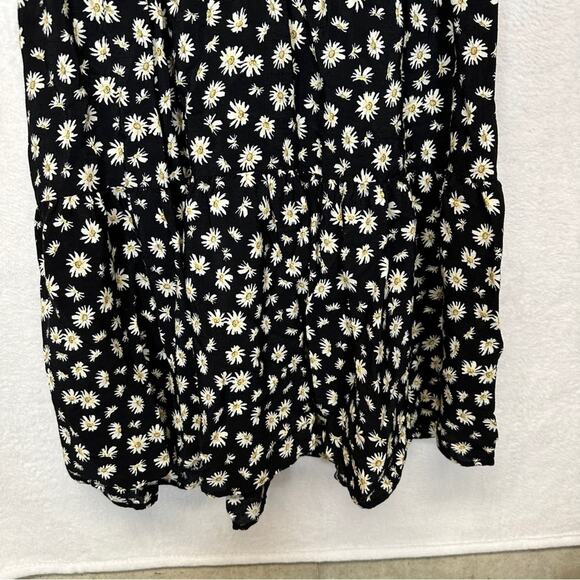 Zara Black & White Daisy Print Short Sleeve Baby Doll a Button Front Dress Sz XS - Picture 3 of 7